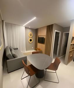 Apto Luxuoso a 100m do Mar – Piscina e Jacuzzi