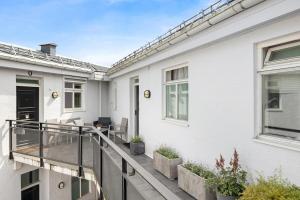 Modern penthouse, centrally located at Bogstadveien