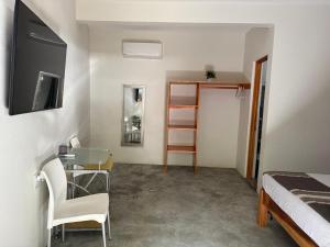 Casa Sixta a 7min del aeropuerto internacional PMX y 2 cuadras terminal autob ADO