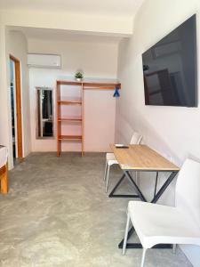 Casa Sixta a 7min del aeropuerto internacional PMX y 2 cuadras terminal autob ADO