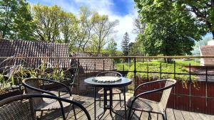 Deluxe Apartments in the city center with Balcony