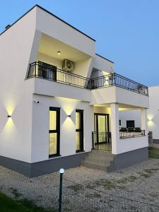 Luxury Lana apartments