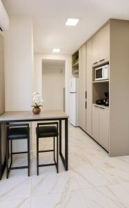 Apto Novo em Condominio no Centro de Foz