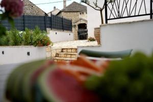 Vila Antisha - Kamena villa sa grijanim bazenom