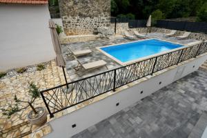 Vila Antisha - Kamena villa sa grijanim bazenom