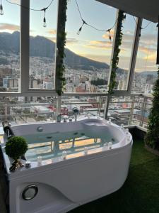 Quito Skyline Suite Panorámica 1303 -Luxury Stay