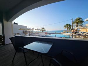 Eleni Beach Apartment