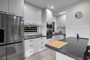 Secret Sanctuary On Seagrass Luxury Coastal Retreat in Jervis Bay