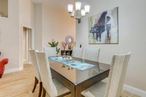 8 Mi to Stuart Beach Home with Pool Access!