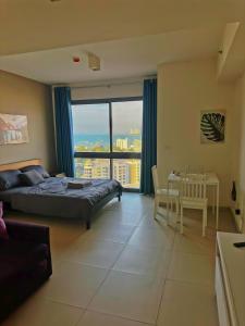 Unixx Sea view