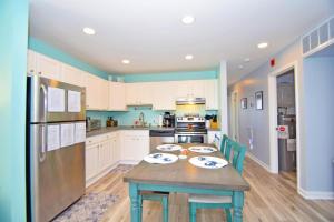 Sunset Landing 2 apts