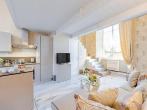 Apartment by Square Piazza San Michele