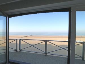 Apartment in Het Zoute near the Beach
