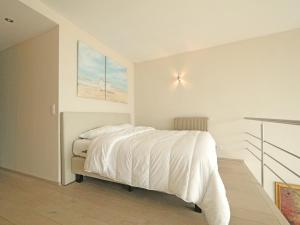 Duplex in Knokke with Stunning Sea Views