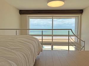 Duplex in Knokke with Stunning Sea Views