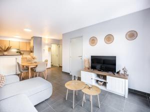 Apartment in Koksijde with garden, cleaning included