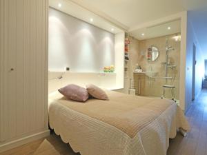 Apartment in Het Zoute with Sea Views