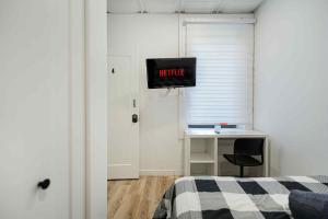 Room n5-Apartment 1 in a SHARED apartment in downtown Montreal