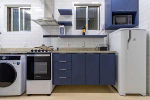 Cozy Copacabana Apartment walking by Beach and Subway