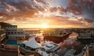 Krystal Beach Hotel - 4hvězdičkové hotely ve městě Gordonʼs Bay