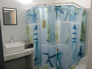 Barato seguro y cómodo, Anclas