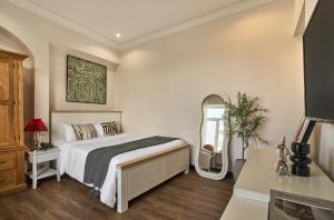 Cloud Passion Airport Hotel