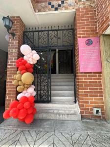 Urban 5th floor Living with AC unit 3Bed3bth no elevator 5 guests max