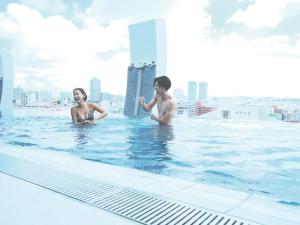 スイミングプール