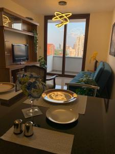 En Equipetrol, dpto de lujo, 2 plazas