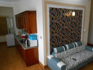 Spacious, airy, rent competitive 2bdrm apt