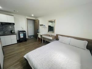 Royal Hotel & Apartment