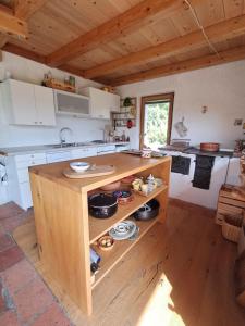 Unique Cottage House With Panoramic View On Ravnik