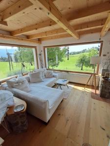 Unique Cottage House With Panoramic View On Ravnik