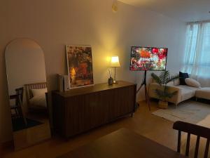 Hongdae Stn 1min Mid-century Style