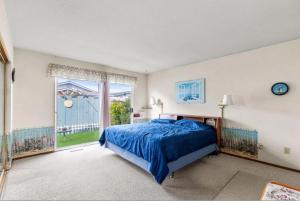 STR25-15 Master Bedroom Marina