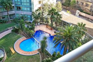 Chatswood charm - Convenience meets poolside views - HELP7