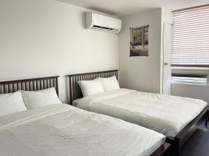 Hongdae Stn 1min Simple Style