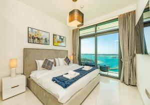 2 BR Beachfront apt 06 in Dubai Harbour Palm View