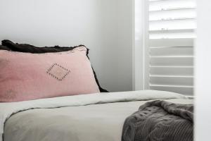 Sanctuary Spaces - Lomani Six