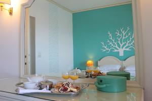 Standard Quadruple Room room in Mercure Civitavecchia Sunbay Park Hotel