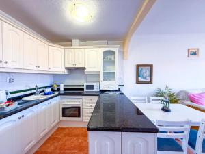 Magnificent Balcon with Sea and Pool View