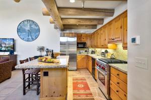 Pine Inn At Trails End Lodge - Three Bedroom Residence With Spa #1