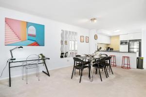 Vibrant City Living Designer 2BR Suite in Perths