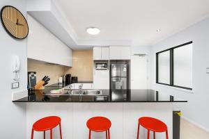 Stylish 2BR City Apartment Balcony&Parking