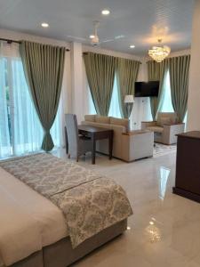 Hillwood Resort & Restaurant