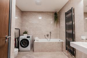 Luxusní zahradní rezidence - 3 min od centra, 2 ložnice, zahrada, 117 m2