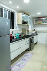 Cobertura duplex quadra praia quarto privativo