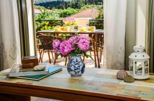 Maniata Holiday Apartments