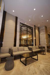 The Address by Red Carpet