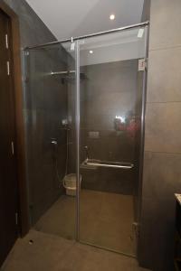 The Address by Red Carpet